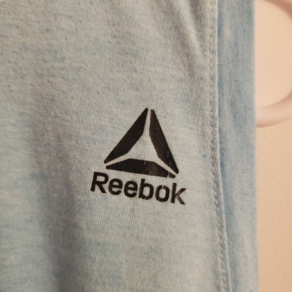 Workout top - Picture 2 of 5